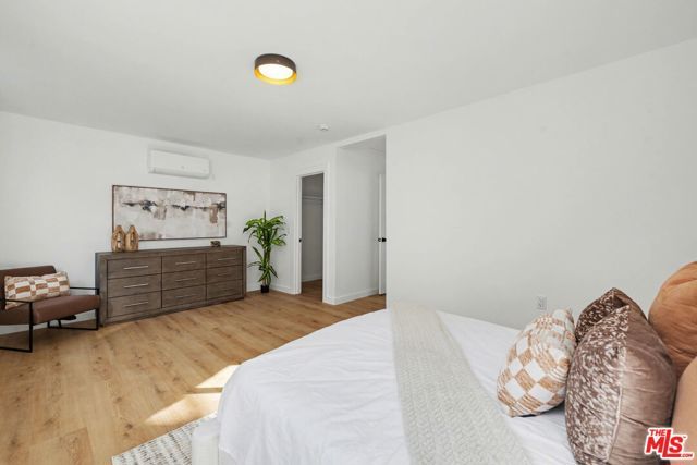 2831 Overland Avenue, Los Angeles, CA 90064