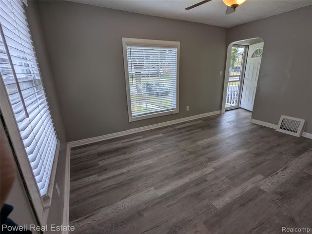 19161 Hamburg Street, Detroit, MI 48205