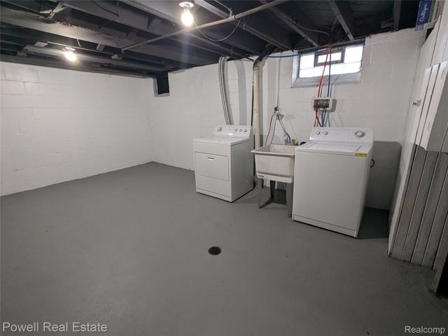 19161 Hamburg Street, Detroit, MI 48205