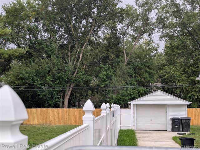 19161 Hamburg Street, Detroit, MI 48205