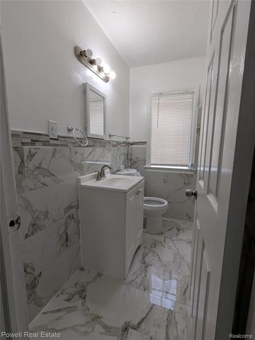 19161 Hamburg Street, Detroit, MI 48205