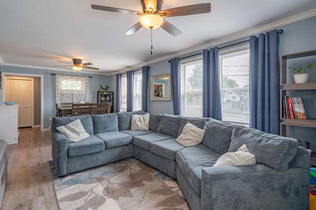 390 Shasta Street, Manchester, NH 03103