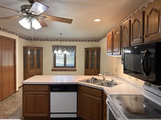 1424 Partridge COURT #2B, West Bend, WI 53095