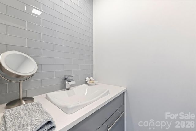 13730 Capriole Lane, Matthews, NC 28105