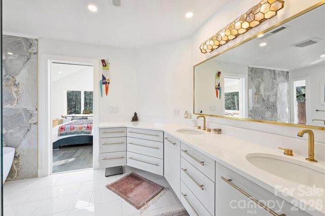 13730 Capriole Lane, Matthews, NC 28105