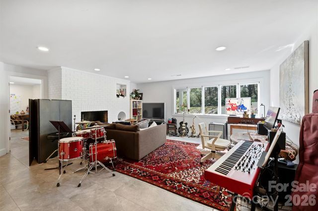 13730 Capriole Lane, Matthews, NC 28105