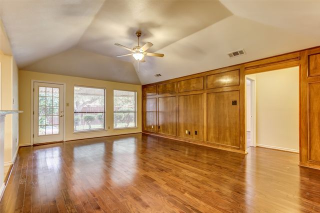 1513 Mission Ridge Trail, Carrollton, TX 75007
