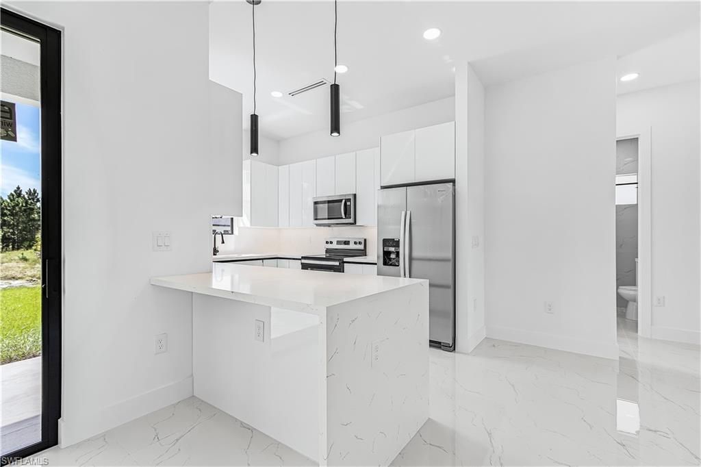 426 Mallory AVE S, LEHIGH ACRES, FL 33974 — photo 3