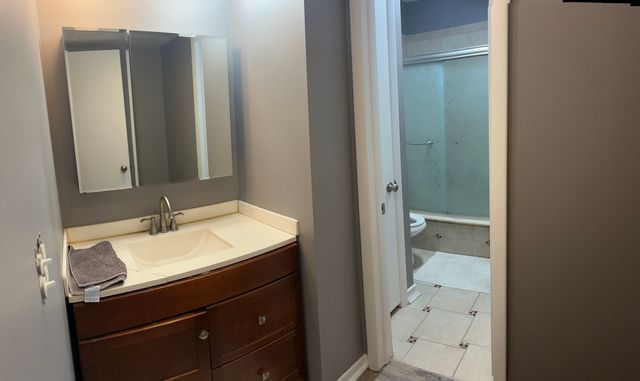 190 S Wood Dale Road 300, Wood Dale, IL 60191