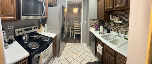 190 S Wood Dale Road 300, Wood Dale, IL 60191