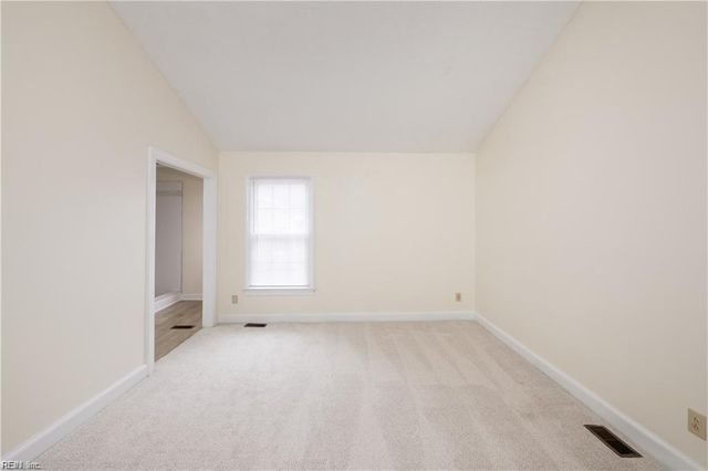 670 Lord Dunmore DR, Virginia Beach, VA 23464