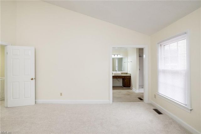 670 Lord Dunmore DR, Virginia Beach, VA 23464