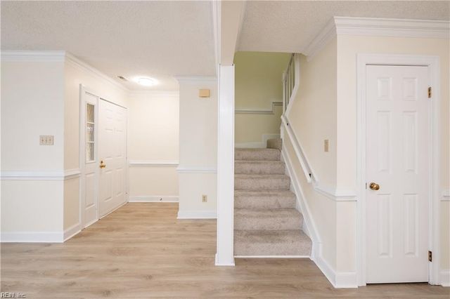 670 Lord Dunmore DR, Virginia Beach, VA 23464