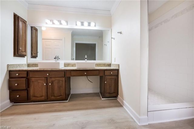 670 Lord Dunmore DR, Virginia Beach, VA 23464