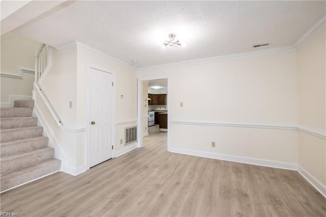 670 Lord Dunmore DR, Virginia Beach, VA 23464