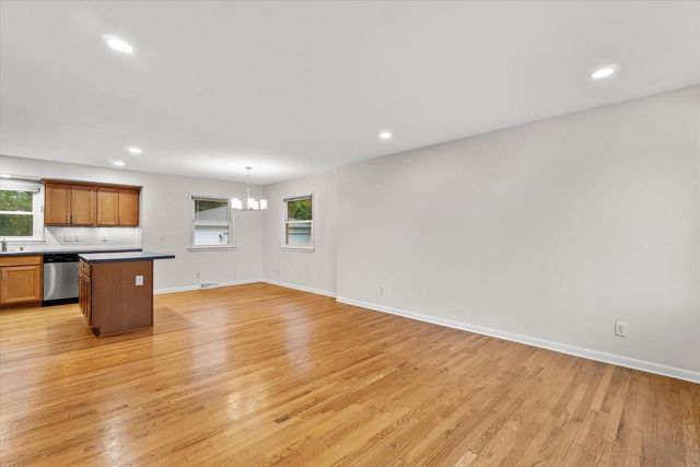 5314 W Calumet ROAD, Milwaukee, WI 53223
