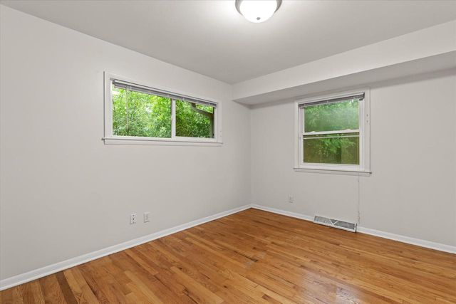 5314 W Calumet ROAD, Milwaukee, WI 53223