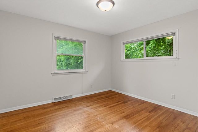 5314 W Calumet ROAD, Milwaukee, WI 53223