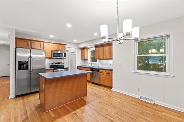 5314 W Calumet ROAD, Milwaukee, WI 53223