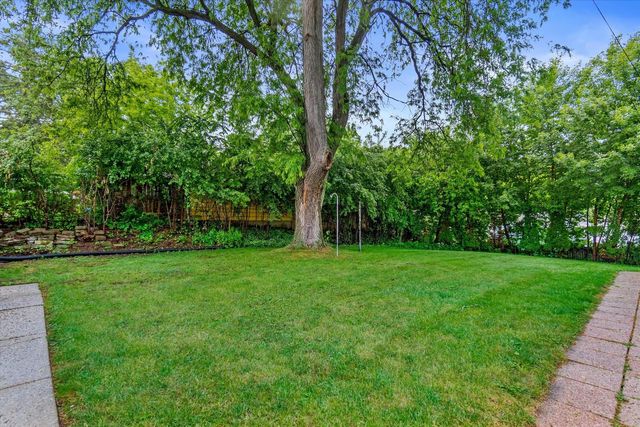 5314 W Calumet ROAD, Milwaukee, WI 53223