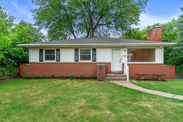 5314 W Calumet ROAD, Milwaukee, WI 53223