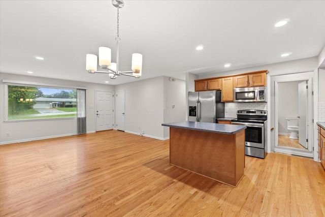 5314 W Calumet ROAD, Milwaukee, WI 53223