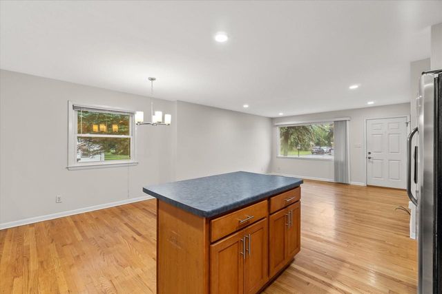 5314 W Calumet ROAD, Milwaukee, WI 53223