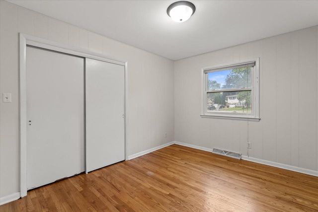 5314 W Calumet ROAD, Milwaukee, WI 53223