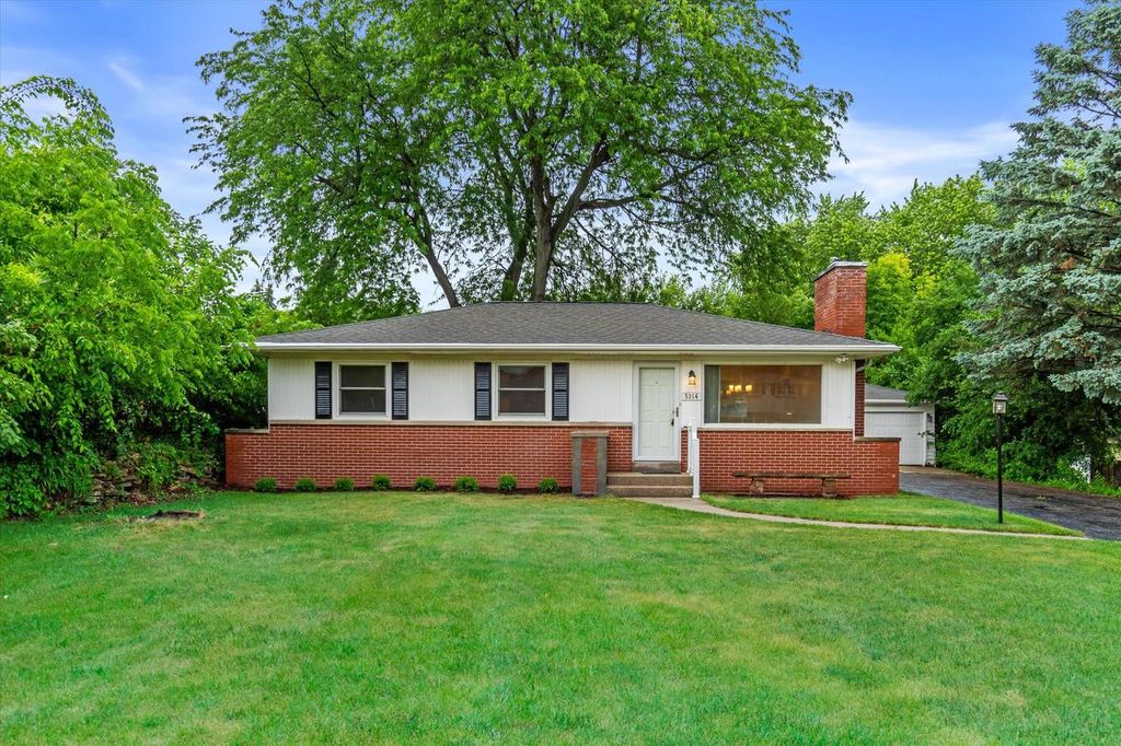5314 W Calumet ROAD, Milwaukee, WI 53223