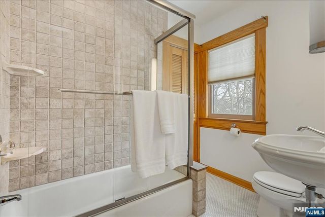 15 Garfield Place, Montclair, NJ 07043