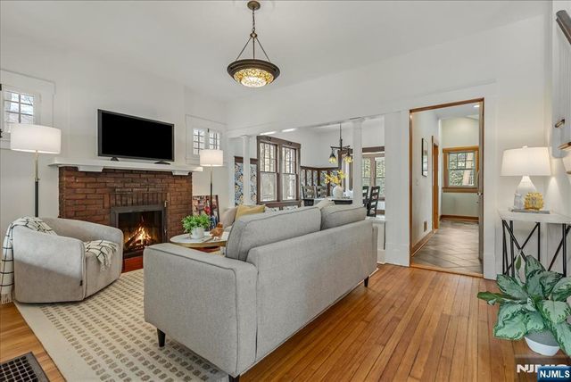 15 Garfield Place, Montclair, NJ 07043