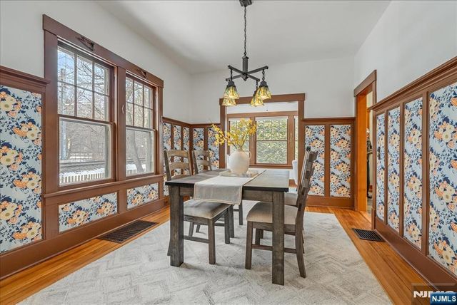 15 Garfield Place, Montclair, NJ 07043