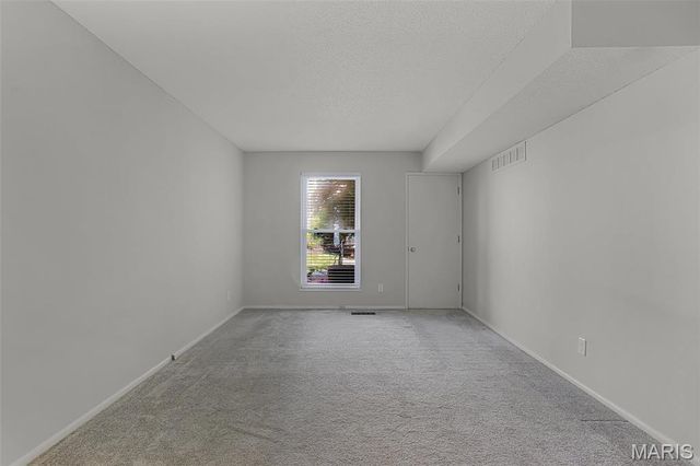 10381 Oxford Hill Drive 6, St Louis, MO 63146