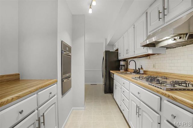 10381 Oxford Hill Drive 6, St Louis, MO 63146