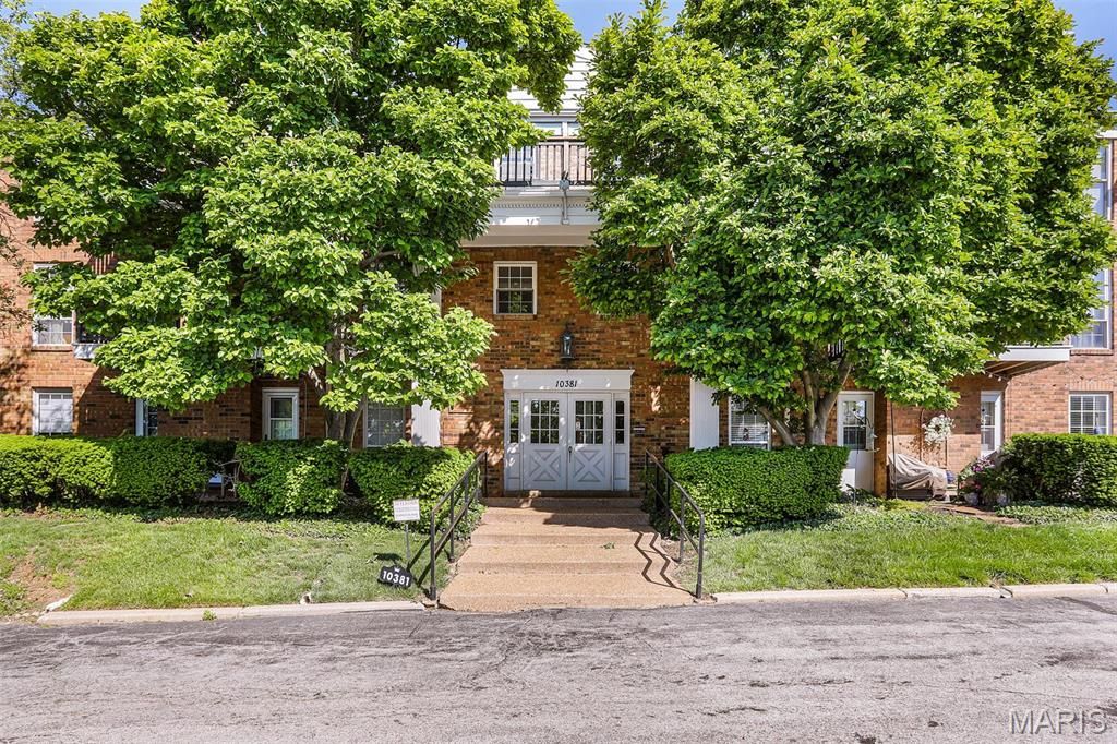 10381 Oxford Hill Drive 6, St Louis, MO 63146