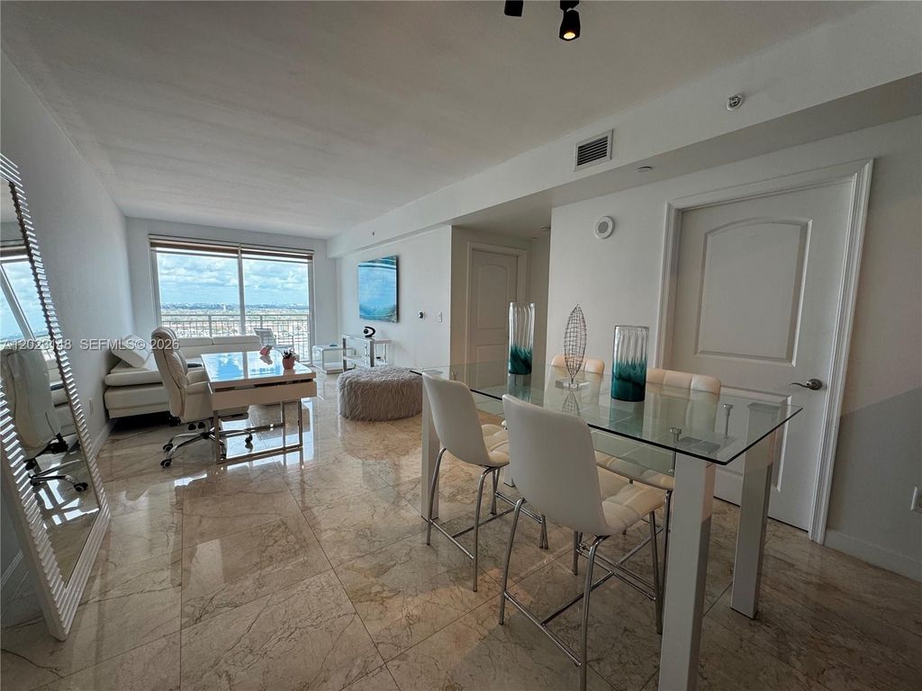 7350 SW 89th St 1809S, Miami, FL 33156