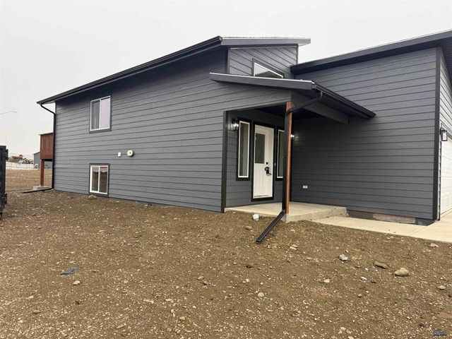 892 VICKSBURG ST, Box Elder, SD 57719