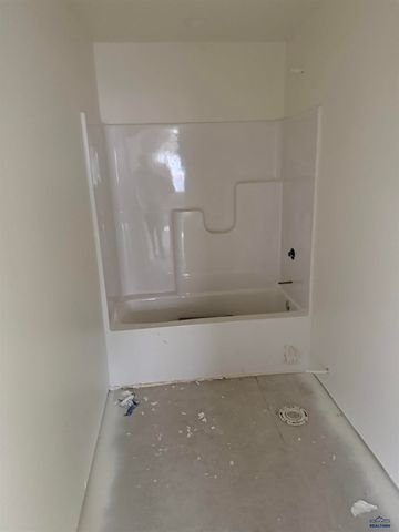 892 VICKSBURG ST, Box Elder, SD 57719