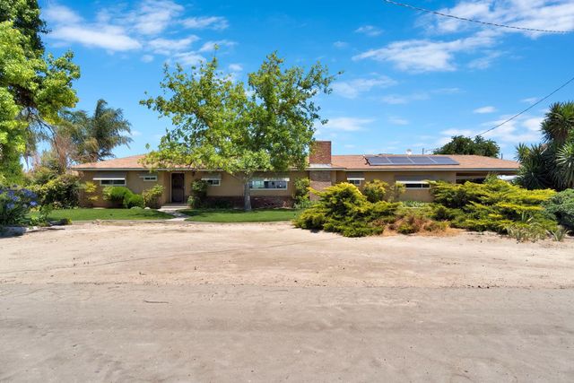 11388 S Chateau Fresno Avenue, Caruthers, CA 93609