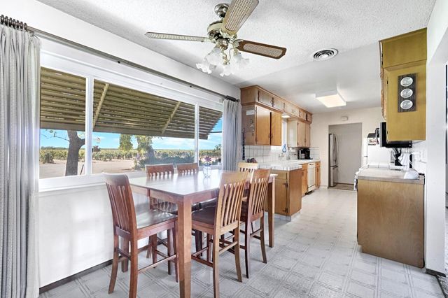 11388 S Chateau Fresno Avenue, Caruthers, CA 93609