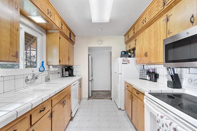 11388 S Chateau Fresno Avenue, Caruthers, CA 93609