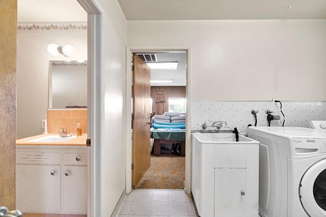 11388 S Chateau Fresno Avenue, Caruthers, CA 93609