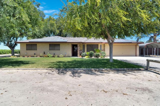 11388 S Chateau Fresno Avenue, Caruthers, CA 93609