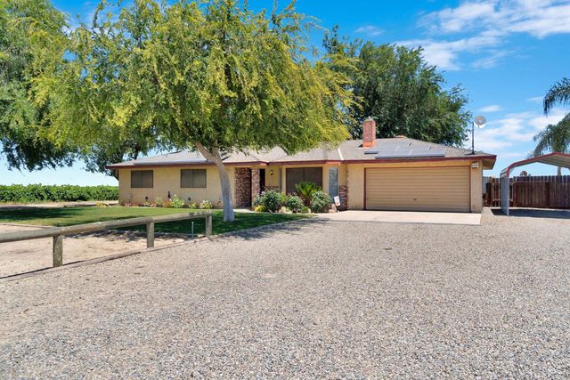 11388 S Chateau Fresno Avenue, Caruthers, CA 93609