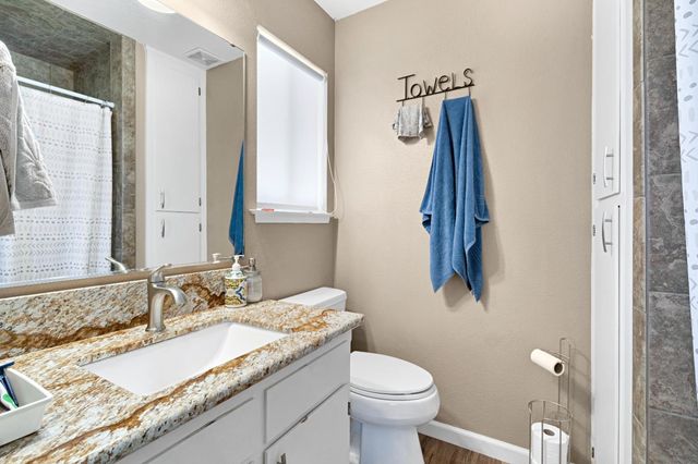 11388 S Chateau Fresno Avenue, Caruthers, CA 93609