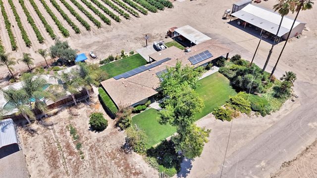 11388 S Chateau Fresno Avenue, Caruthers, CA 93609