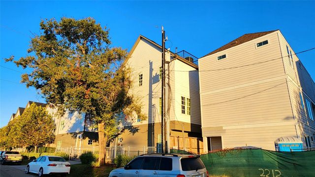 2233 Lou Ellen Lane, Houston, TX 77018