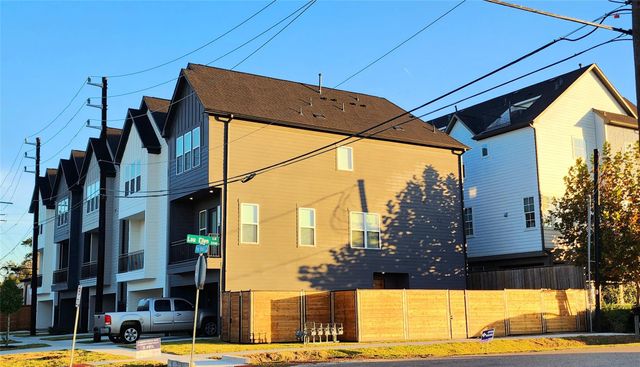 2233 Lou Ellen Lane, Houston, TX 77018