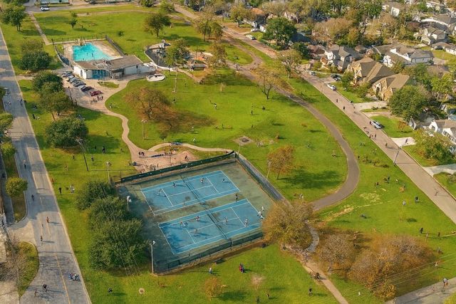 2233 Lou Ellen Lane, Houston, TX 77018