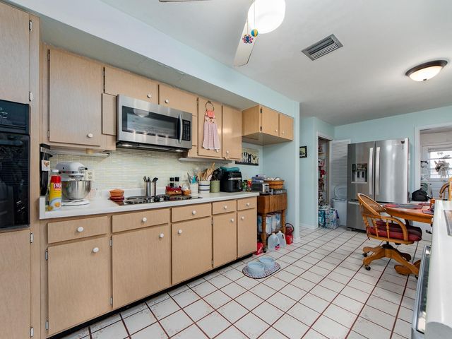 471 SIERRA CIRCLE E, Largo, FL 33770